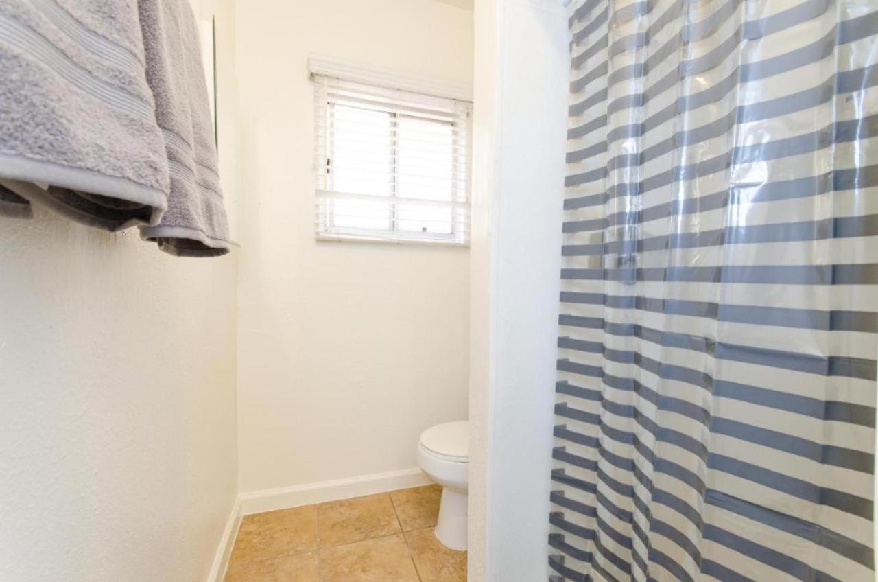 Snug Studio Apartment In The Heart Of Hollywood ลอสแอนเจลิส ภายนอก รูปภาพ