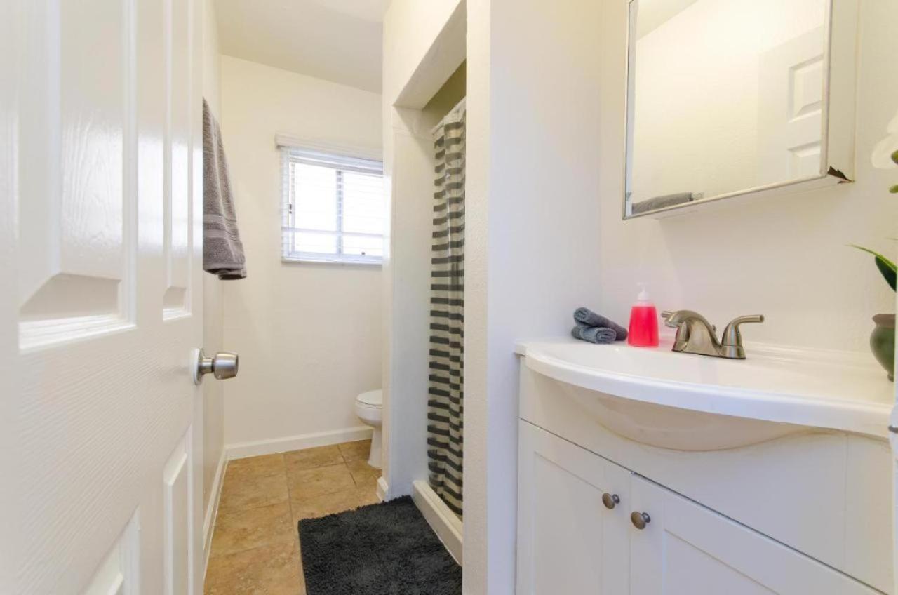 Snug Studio Apartment In The Heart Of Hollywood ลอสแอนเจลิส ภายนอก รูปภาพ